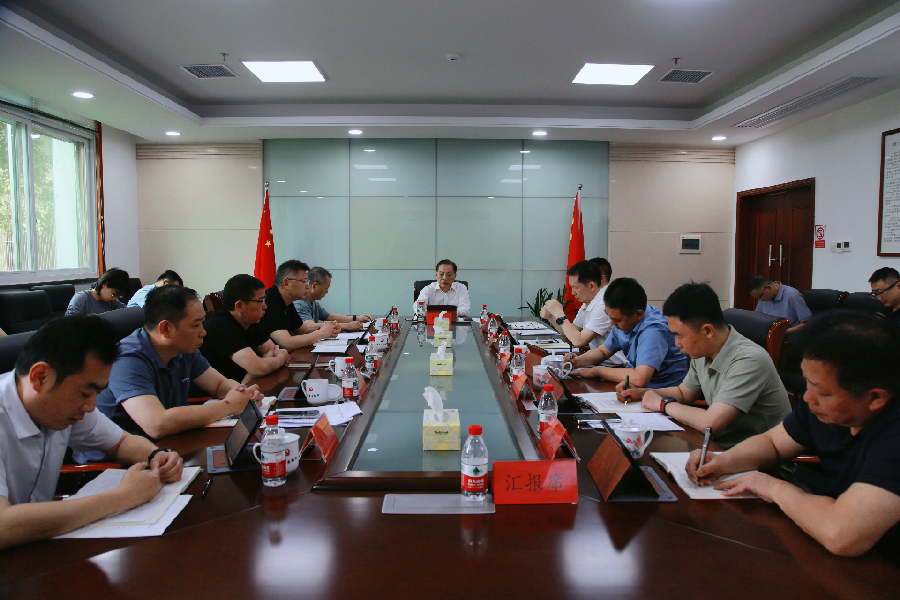 省委编办开展室务会理论学习中心组（扩大）学习暨深入贯彻中央八项规定精神学习教育专题研讨